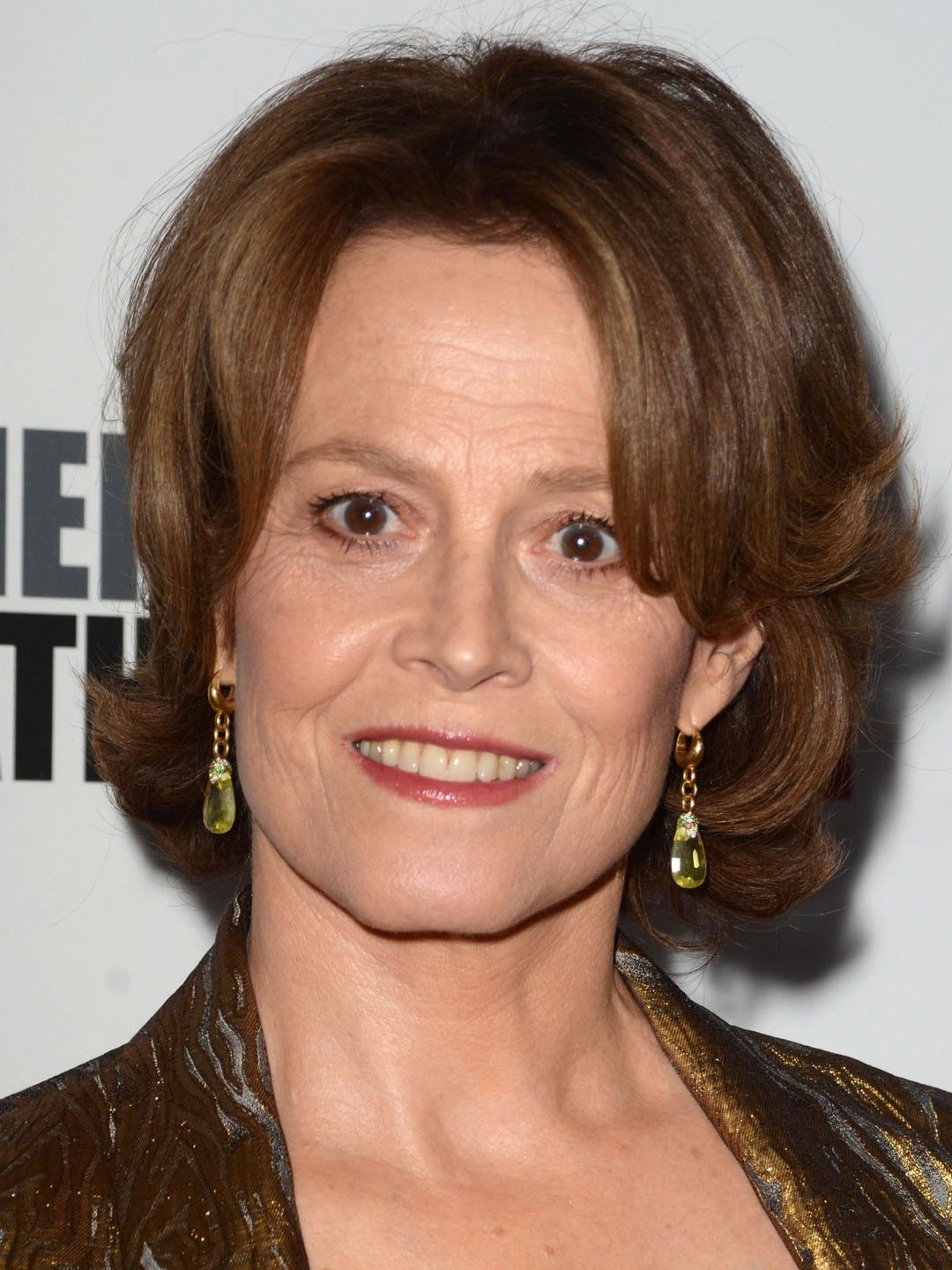 How tall is Sigourney Weaver?